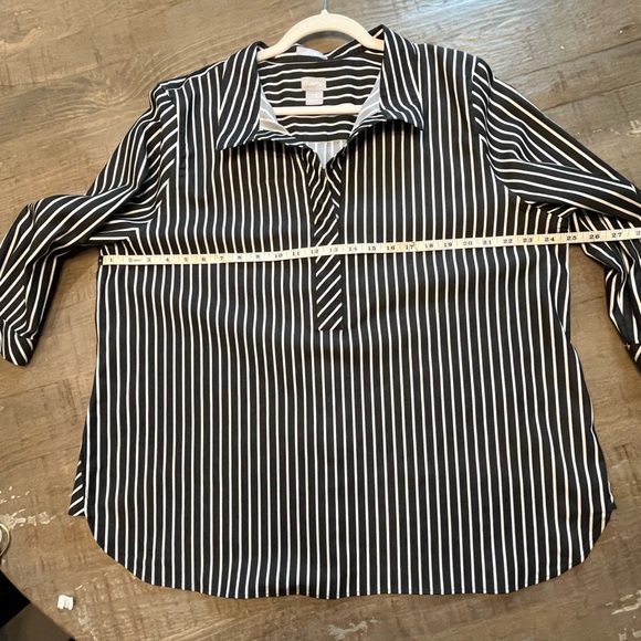 Chico’s partial button down no iron shirt with cute button detail on the back - Picture 5 of 5